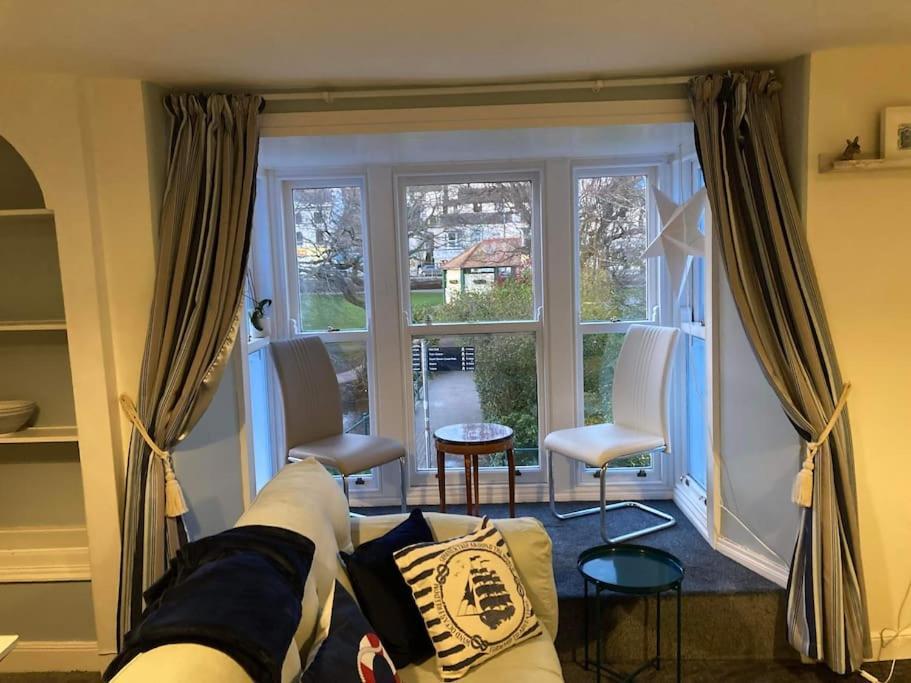 Lawn View Apartment ดอว์ลิช ภายนอก รูปภาพ